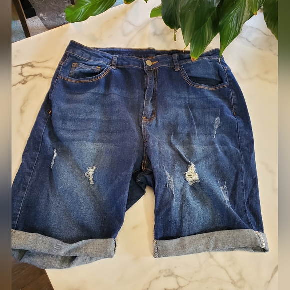 SHEIN Curve Ripped Jean Shorts size 2XL - Picture 14 of 14